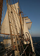 l'Esmeralda, la Dama Blanca, navire cole de la Marine Chilienne